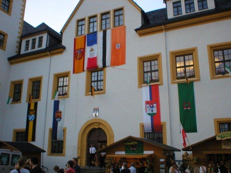 Slavnostní prapory a stuhy